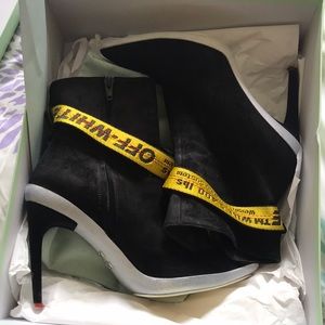 Off white booties ... size 37 suede